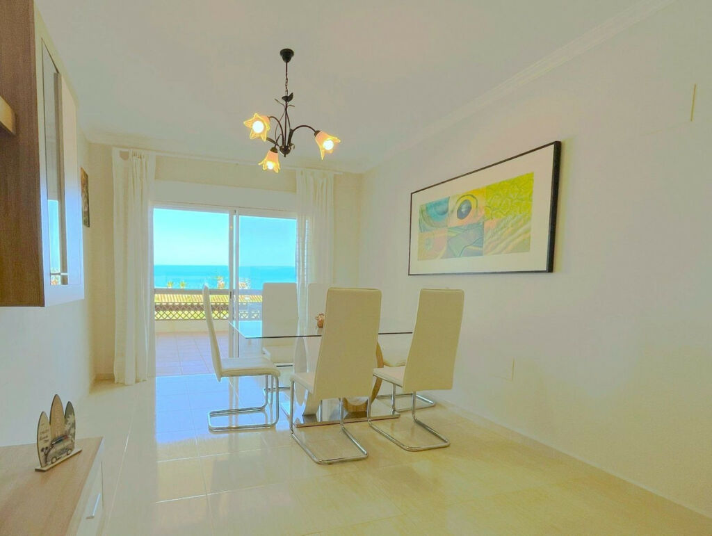 Top Floor Apartment Manilva Málaga - image 6