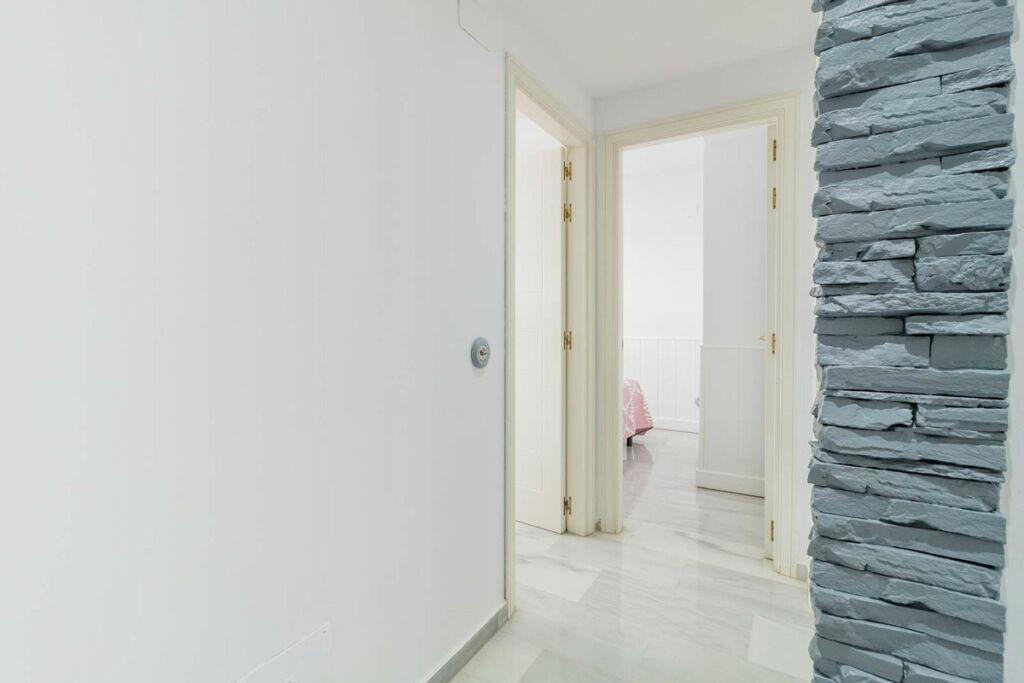 Middle Floor Apartment Estepona Málaga - image 6