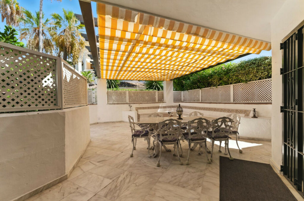 Ground Floor Apartment Elviria Málaga - image 6