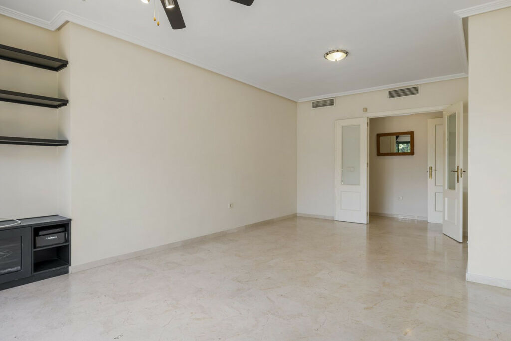 Ground Floor Apartment Torrequebrada Málaga - image 6