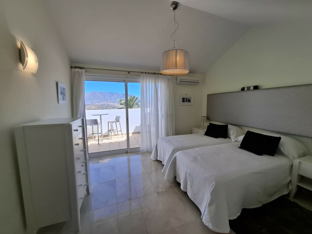 Townhouse La Cala Golf Málaga - image 6