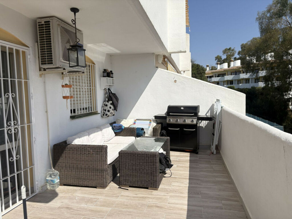 Ground Floor Apartment Calahonda Málaga - image 6
