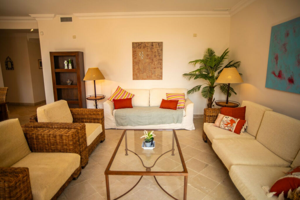 Middle Floor Apartment El Paraiso Málaga - image 7