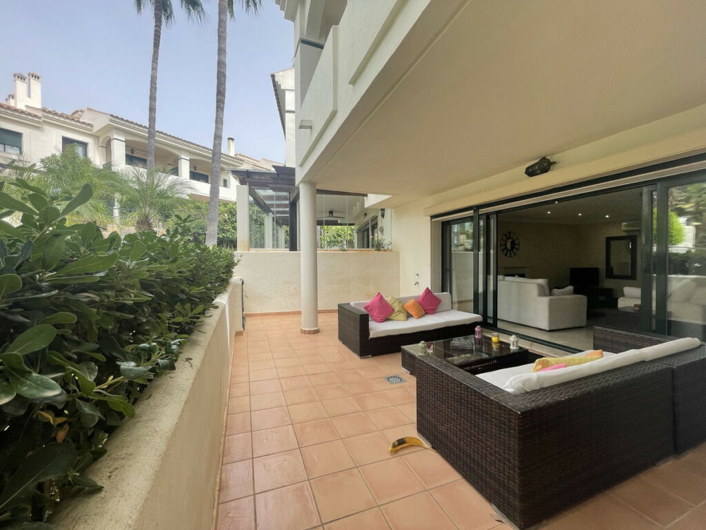 Townhouse Atalaya Málaga - image 6