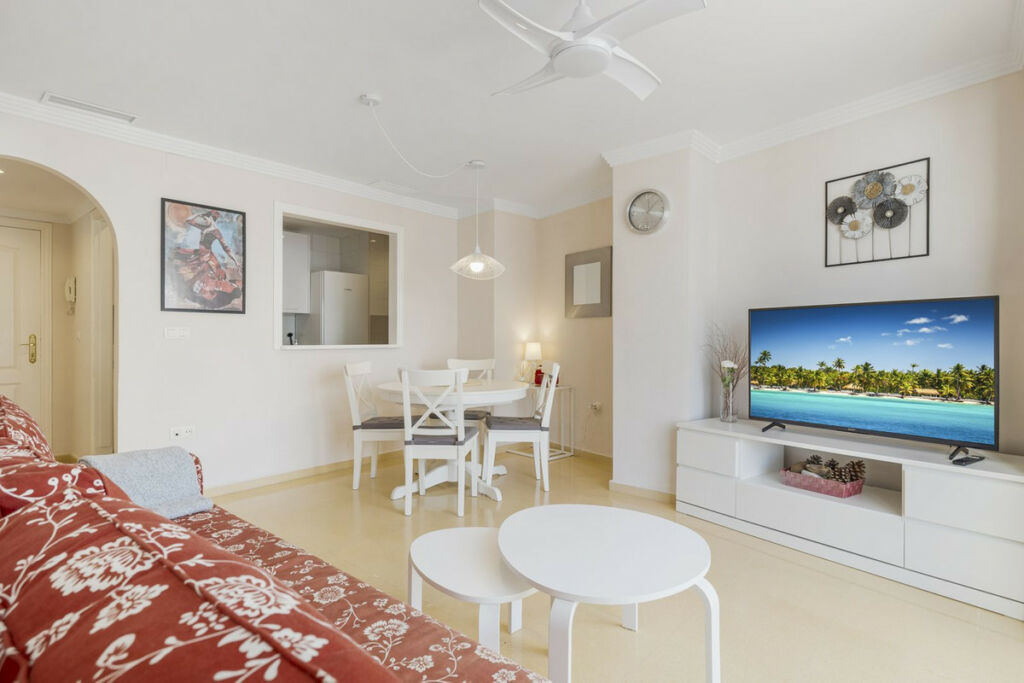 Middle Floor Apartment Marbella Málaga - image 6