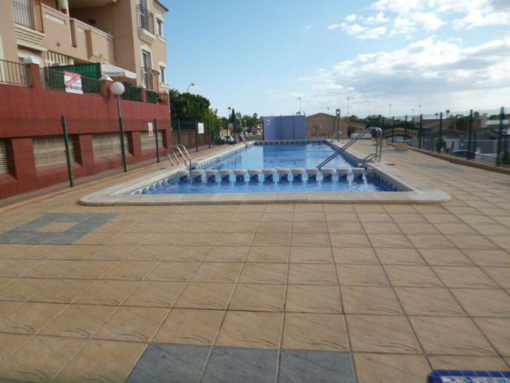 Middle Floor Apartment La Florida Alicante - image 6