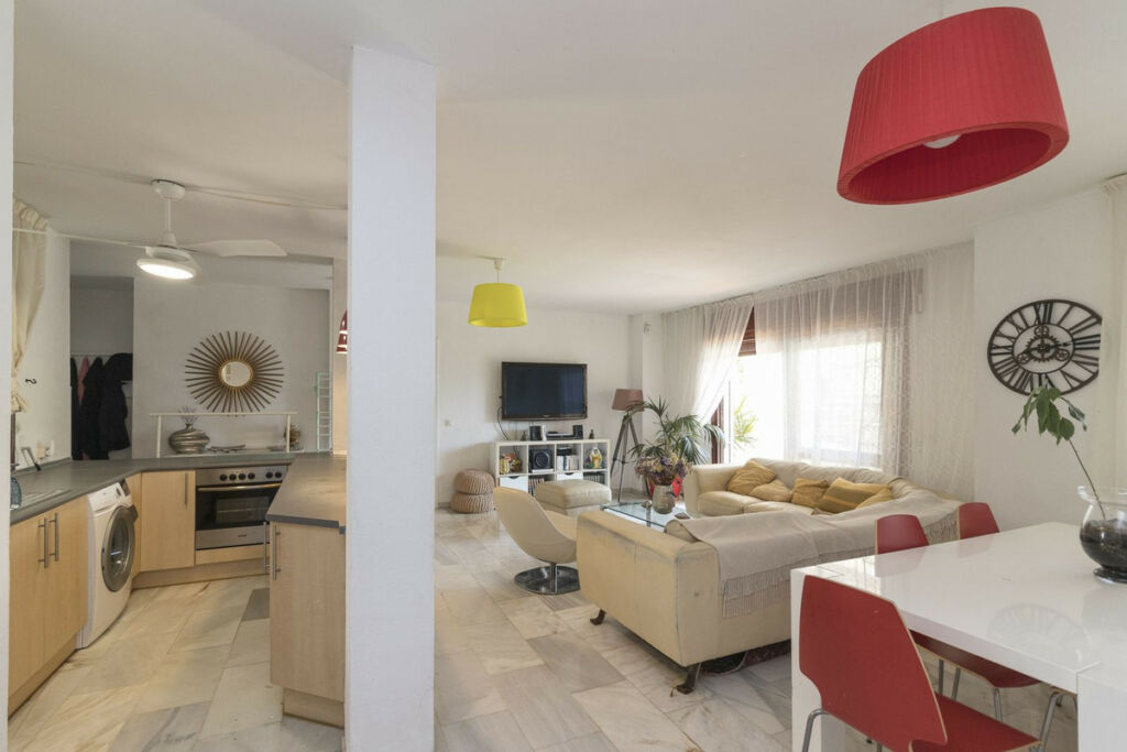 Detached Villa El Rosario Málaga - image 6