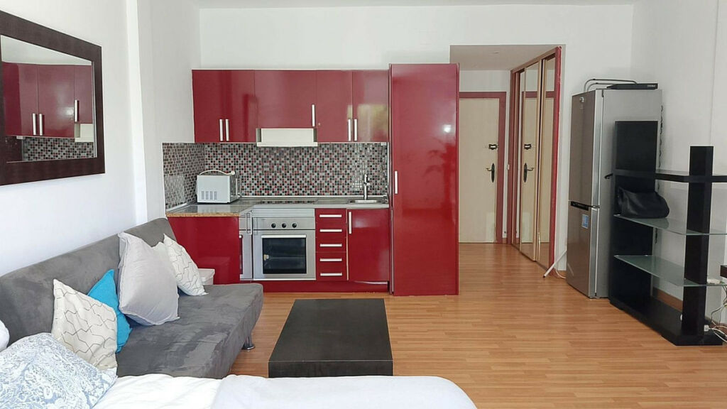 Middle Floor Studio Puerto Banús Málaga - image 6