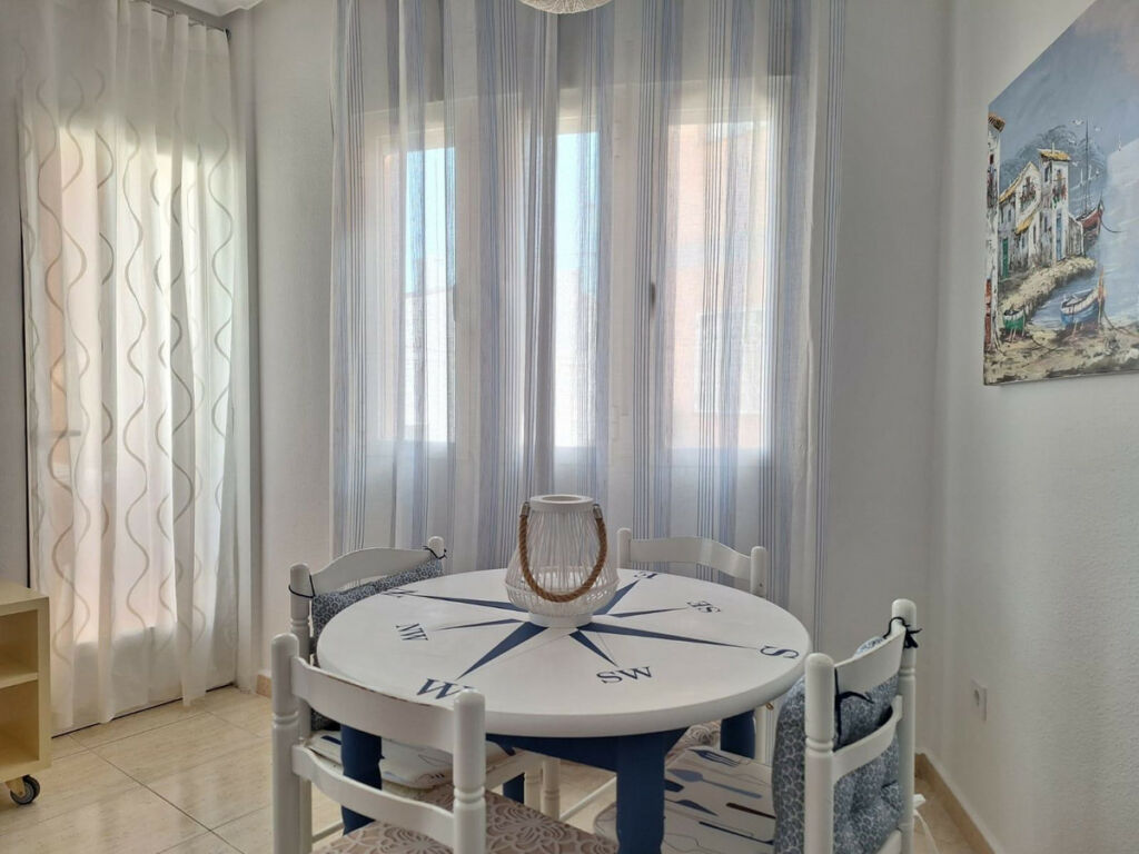 Middle Floor Apartment Torrevieja Alicante - image 6