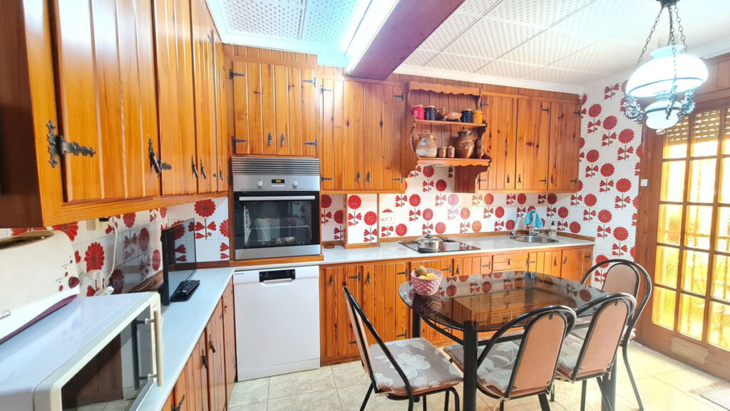 Townhouse Elda Alicante - image 6