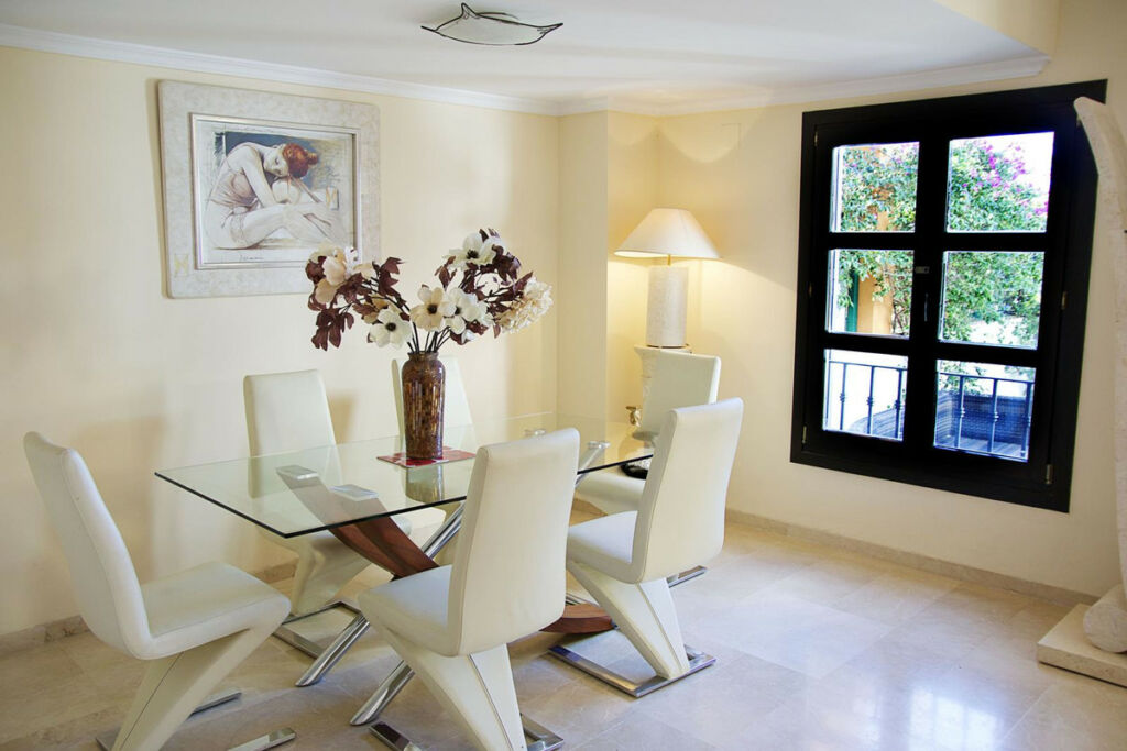Townhouse Guadalmina Alta Málaga - image 6