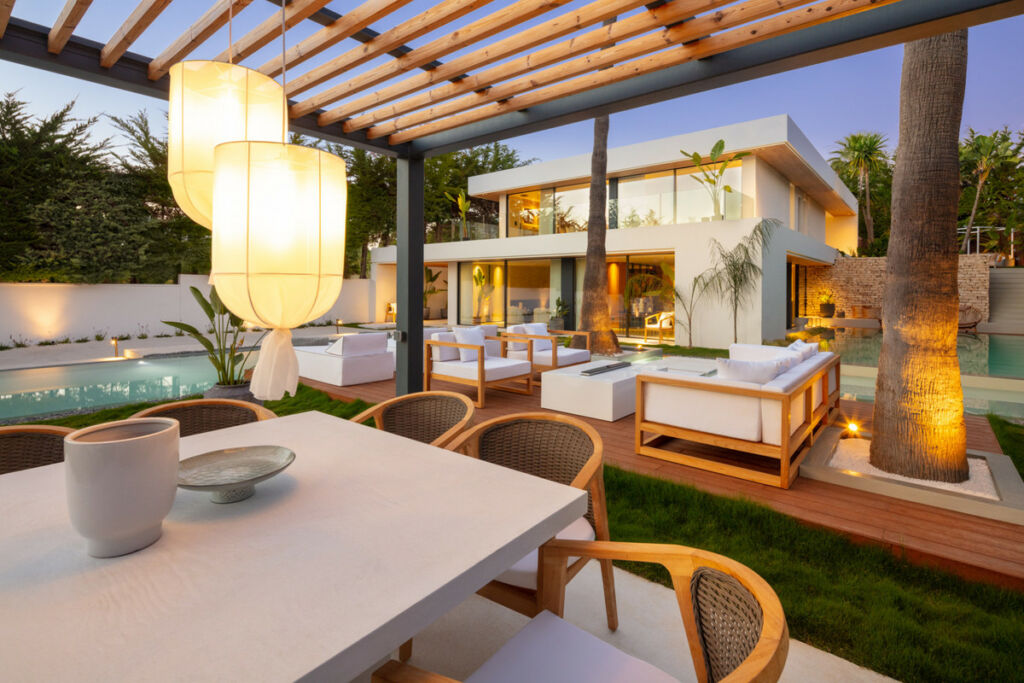 Detached Villa Nueva Andalucía Málaga - image 6