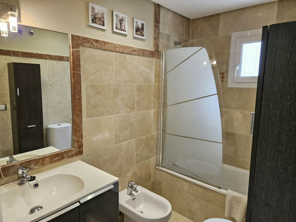 Middle Floor Apartment San Luis de Sabinillas Málaga - image 6
