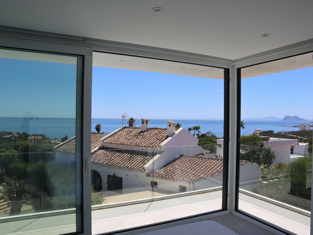 Detached Villa Torreguadiaro Cádiz - image 6