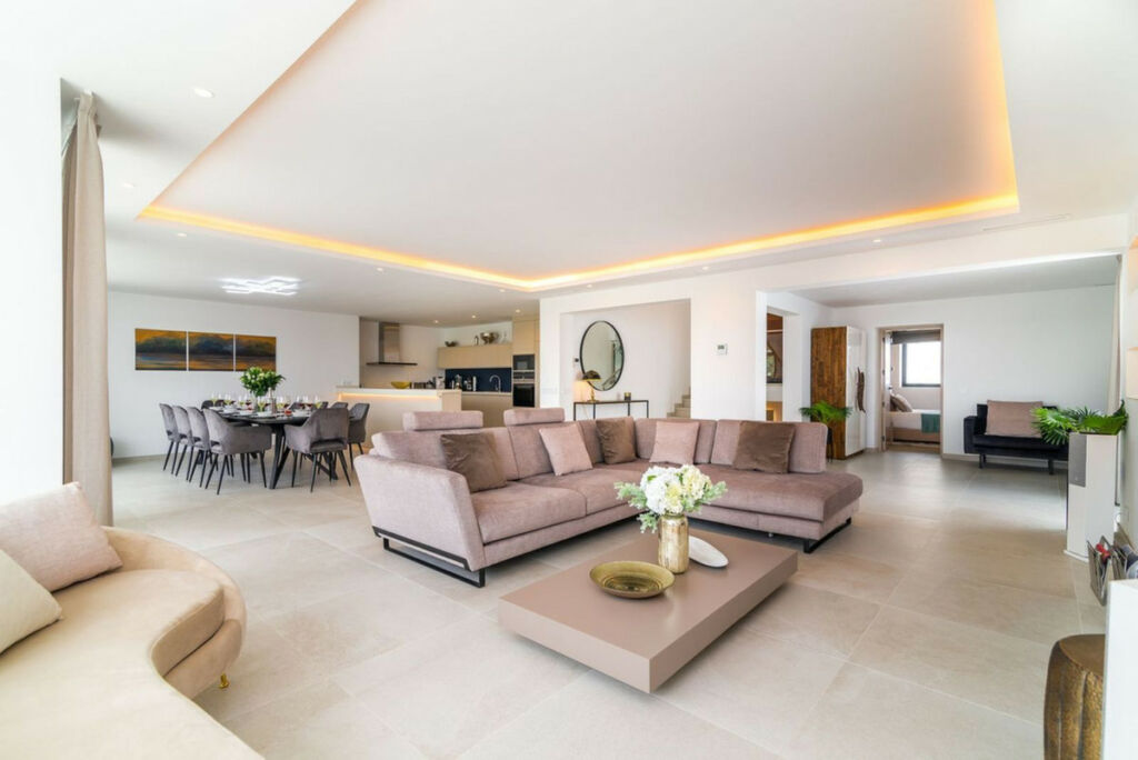 Detached Villa Guadalmina Alta Málaga - image 6