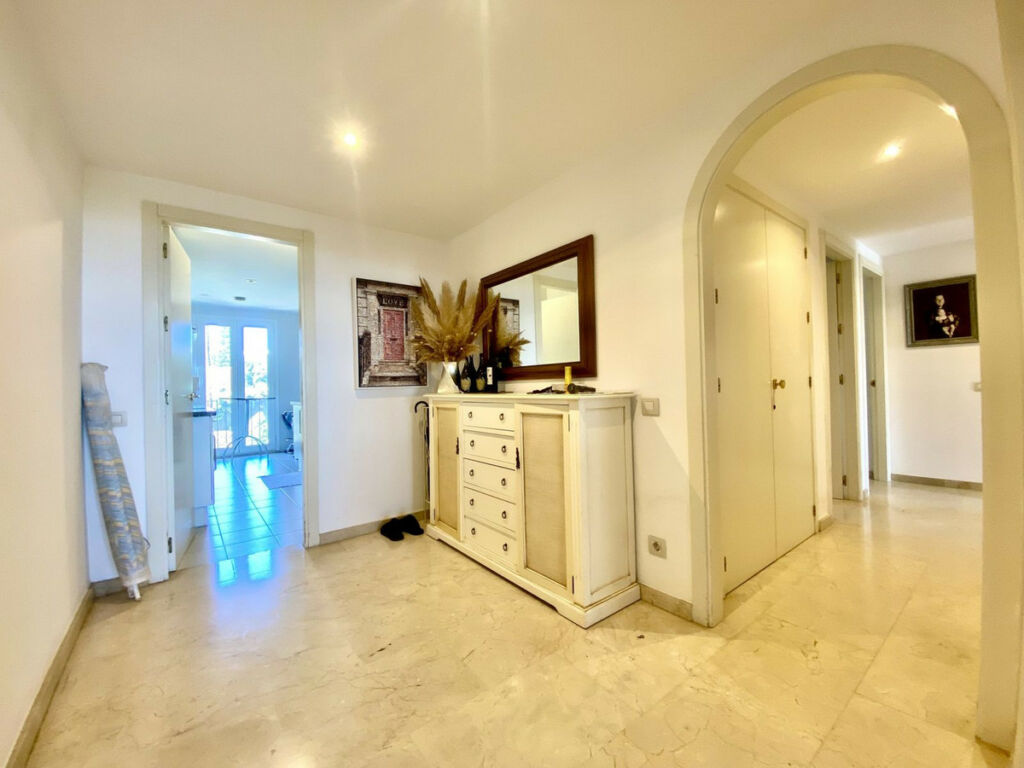 Middle Floor Apartment Manilva Málaga - image 6