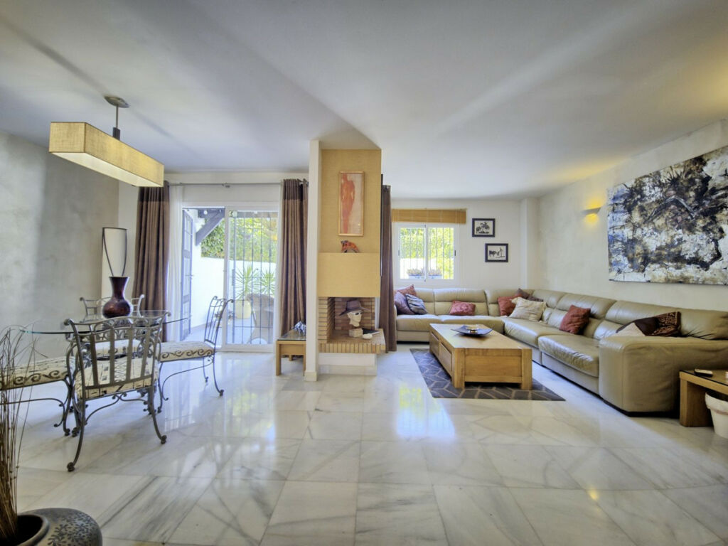 Townhouse Nueva Andalucía Málaga - image 6