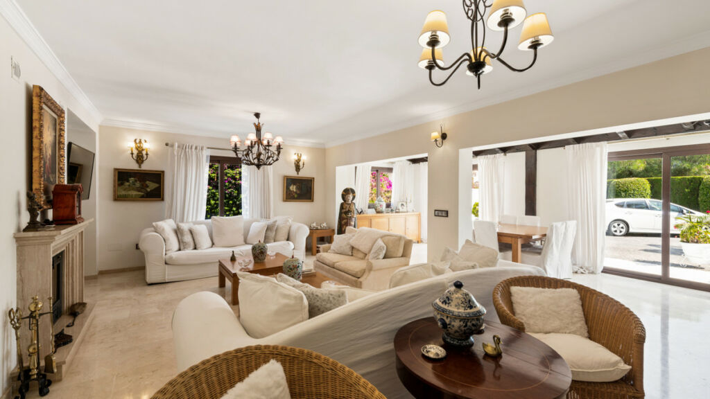 Detached Villa Atalaya Málaga - image 6