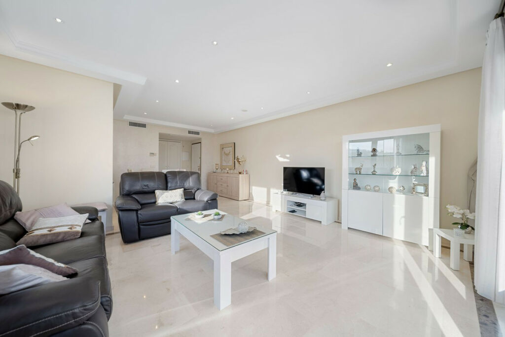 Ground Floor Apartment Casares Playa Málaga - image 6