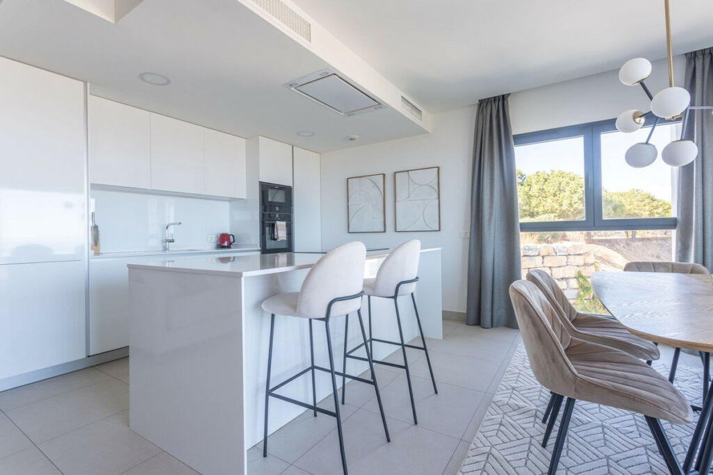 Middle Floor Apartment Calanova Golf Málaga - image 6