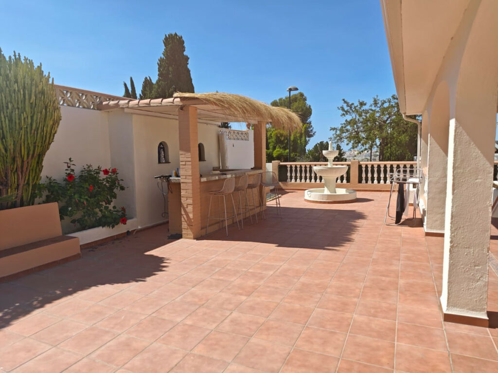 Detached Villa Nueva Andalucía Málaga - image 6