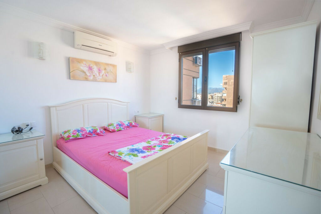 Middle Floor Apartment Fuengirola Málaga - image 6