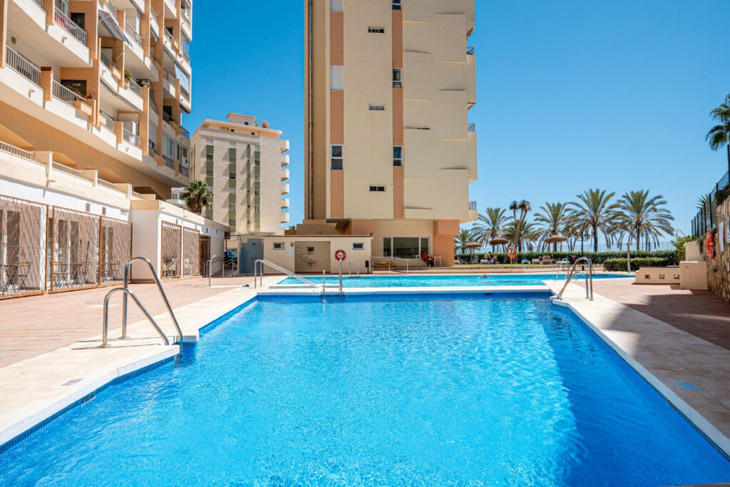 Middle Floor Apartment Marbella Málaga - image 6