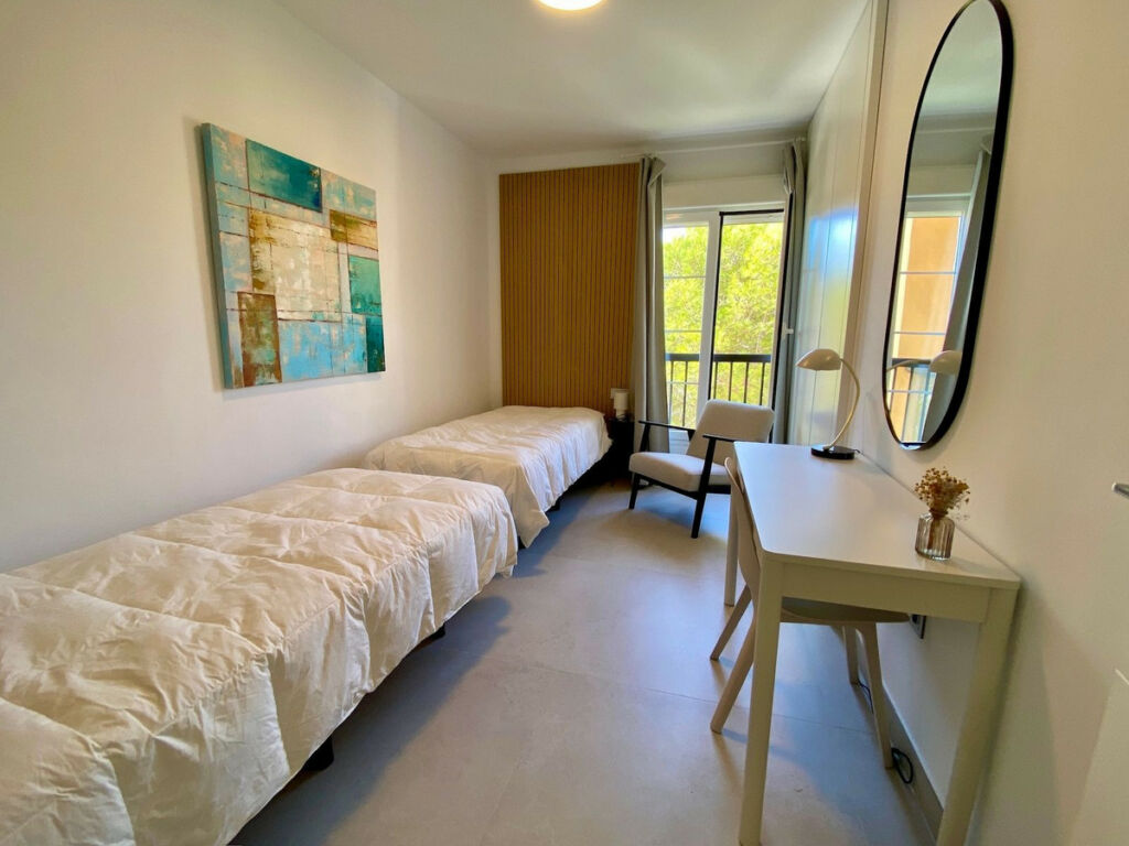 Middle Floor Apartment Elviria Málaga - image 6
