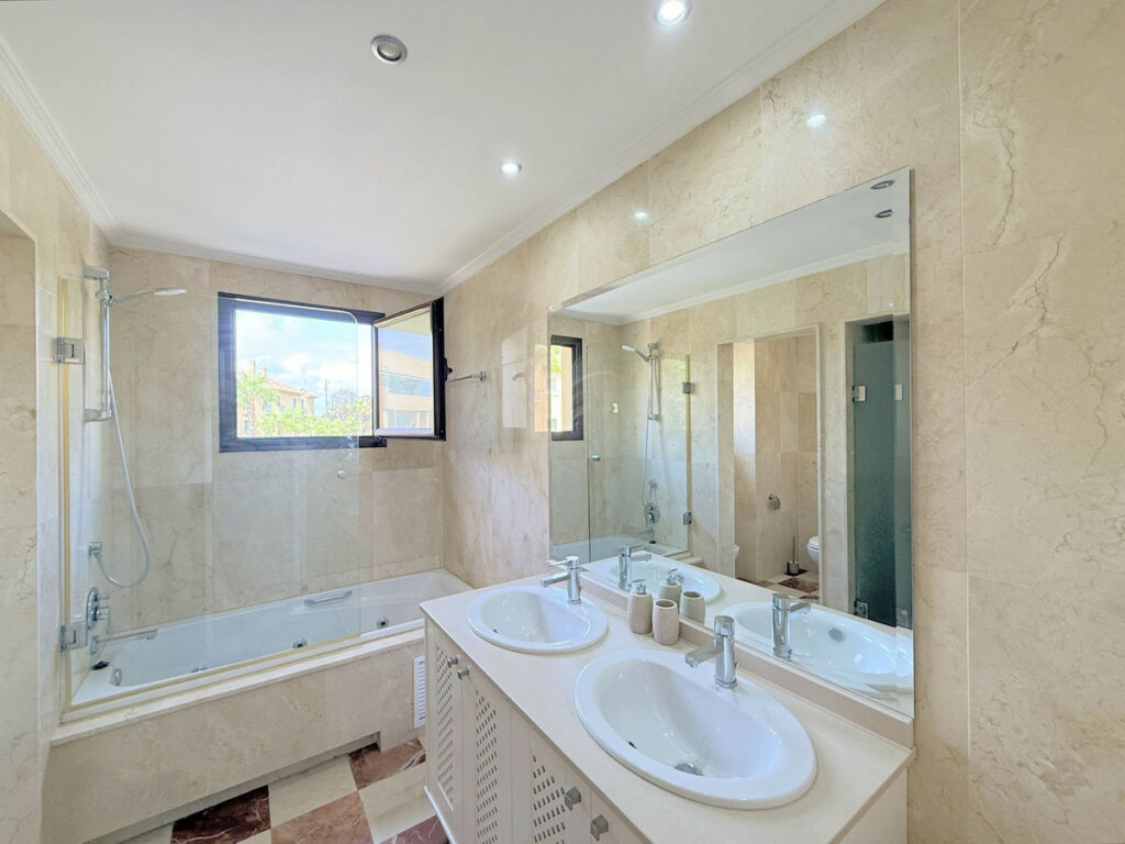 Middle Floor Apartment Sotogrande Puerto Cádiz - image 36