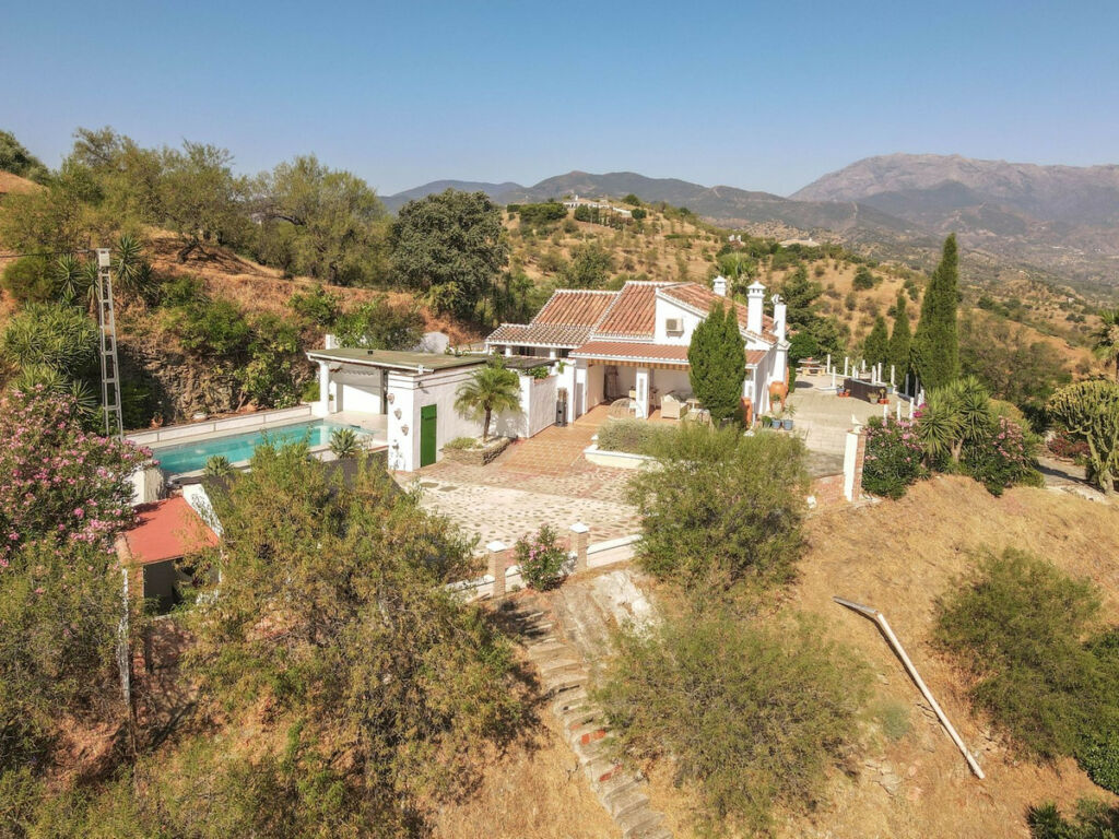 Detached Villa Guaro Málaga - image 62
