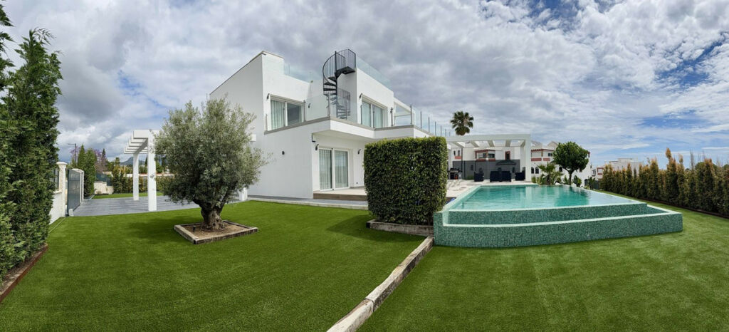 Detached Villa Cancelada Málaga - image 62