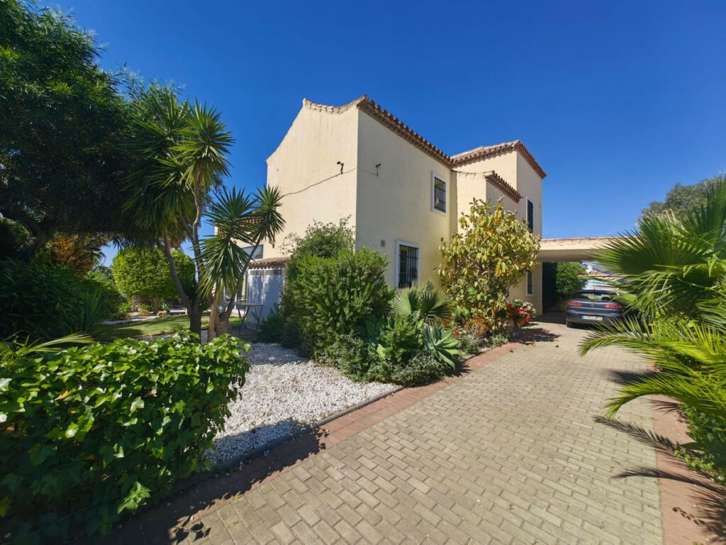 Detached Villa Estepona Málaga - image 63