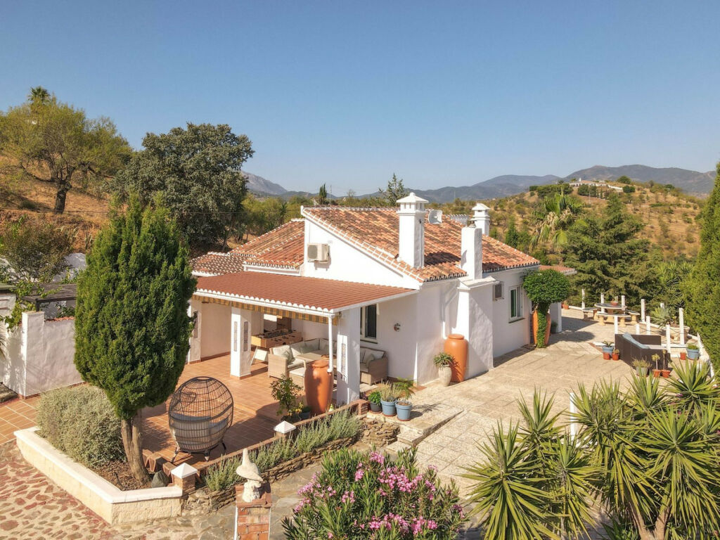 Detached Villa Guaro Málaga - image 63