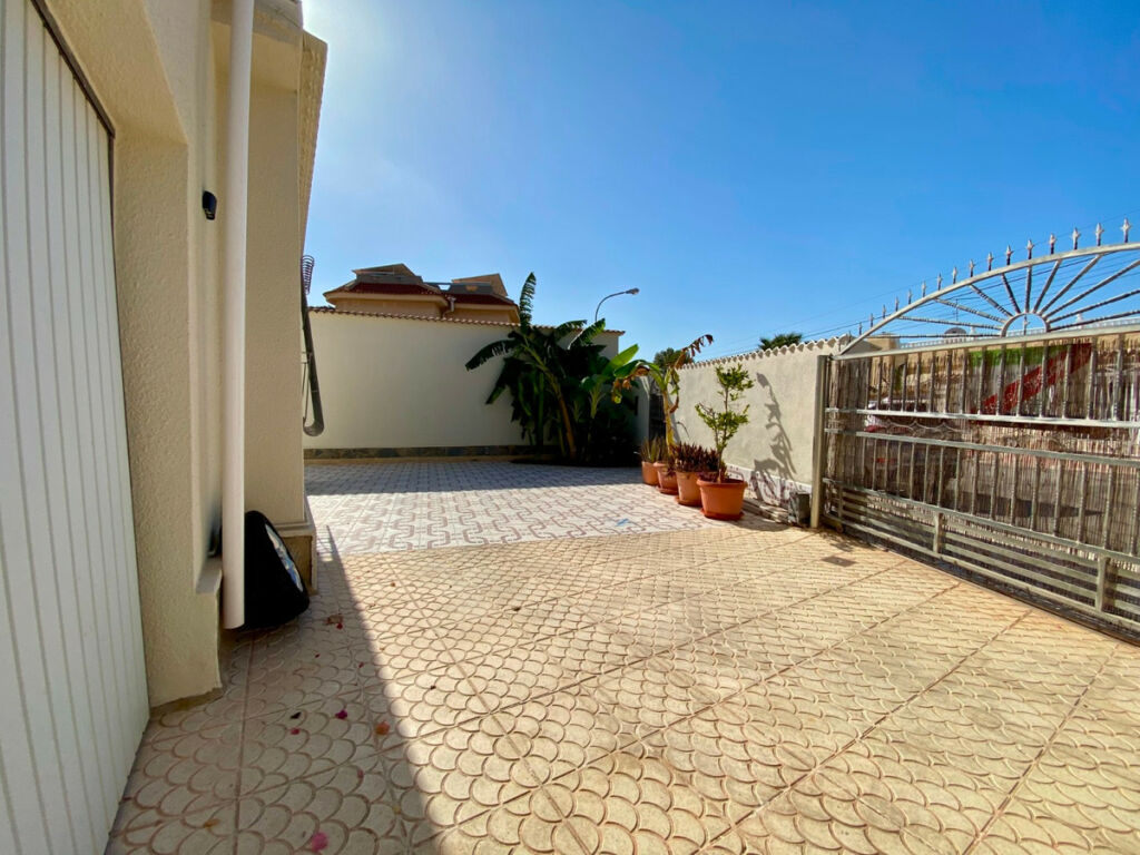 Detached Villa Ciudad Quesada Alicante - image 64