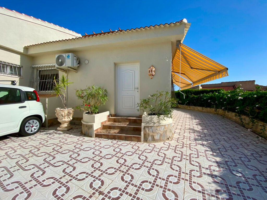 Detached Villa Ciudad Quesada Alicante - image 7