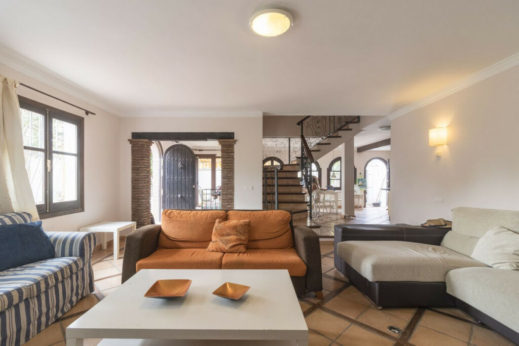 Detached Villa Fuengirola Málaga - image 7