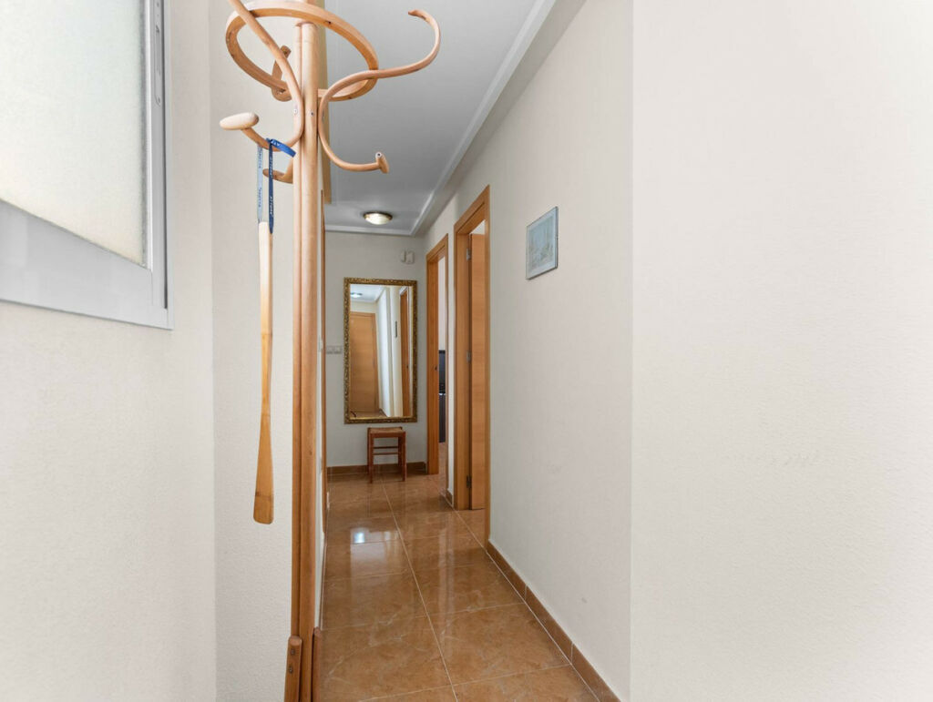 Middle Floor Apartment Torrevieja Alicante - image 7