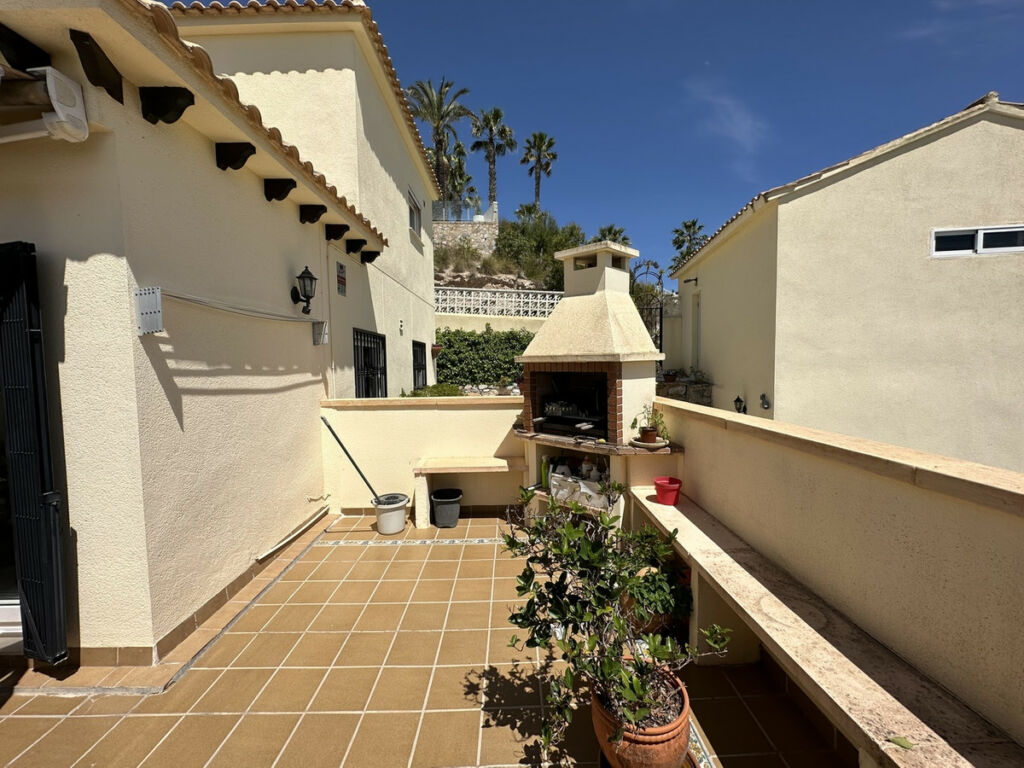 Detached Villa Villamartin Alicante - image 7