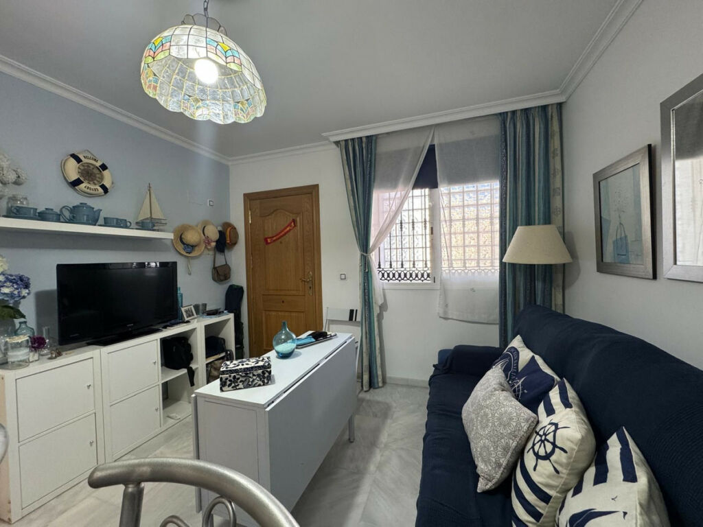 Middle Floor Apartment Fuengirola Málaga - image 7
