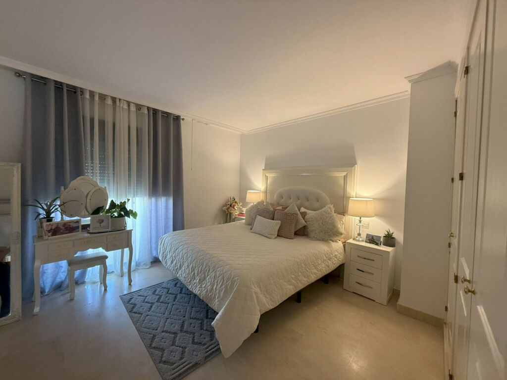 Townhouse Atalaya Málaga - image 7