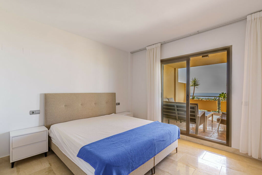 Ground Floor Apartment Benahavís Málaga - image 7