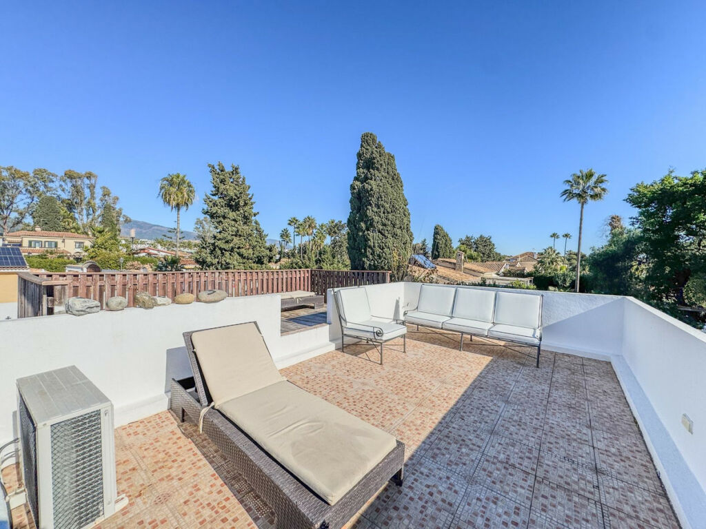 Detached Villa Costalita Málaga - image 7
