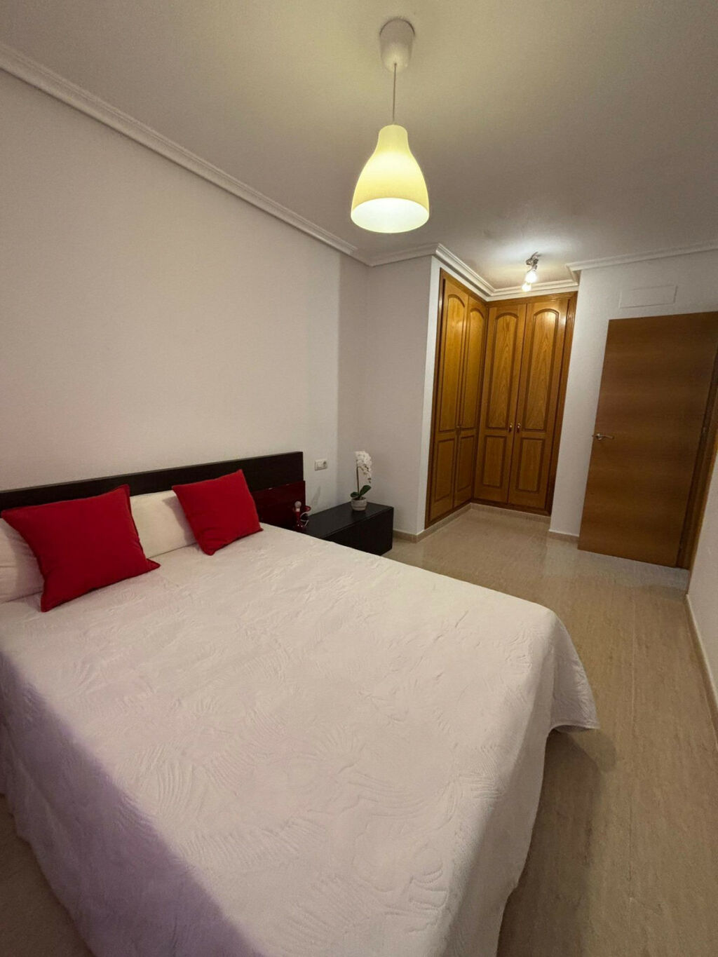 Middle Floor Apartment Torrevieja Alicante - image 7