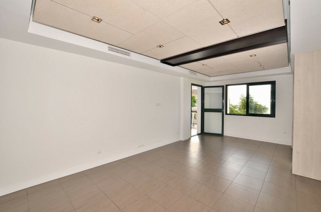 Middle Floor Apartment Benalmadena Pueblo Málaga - image 7