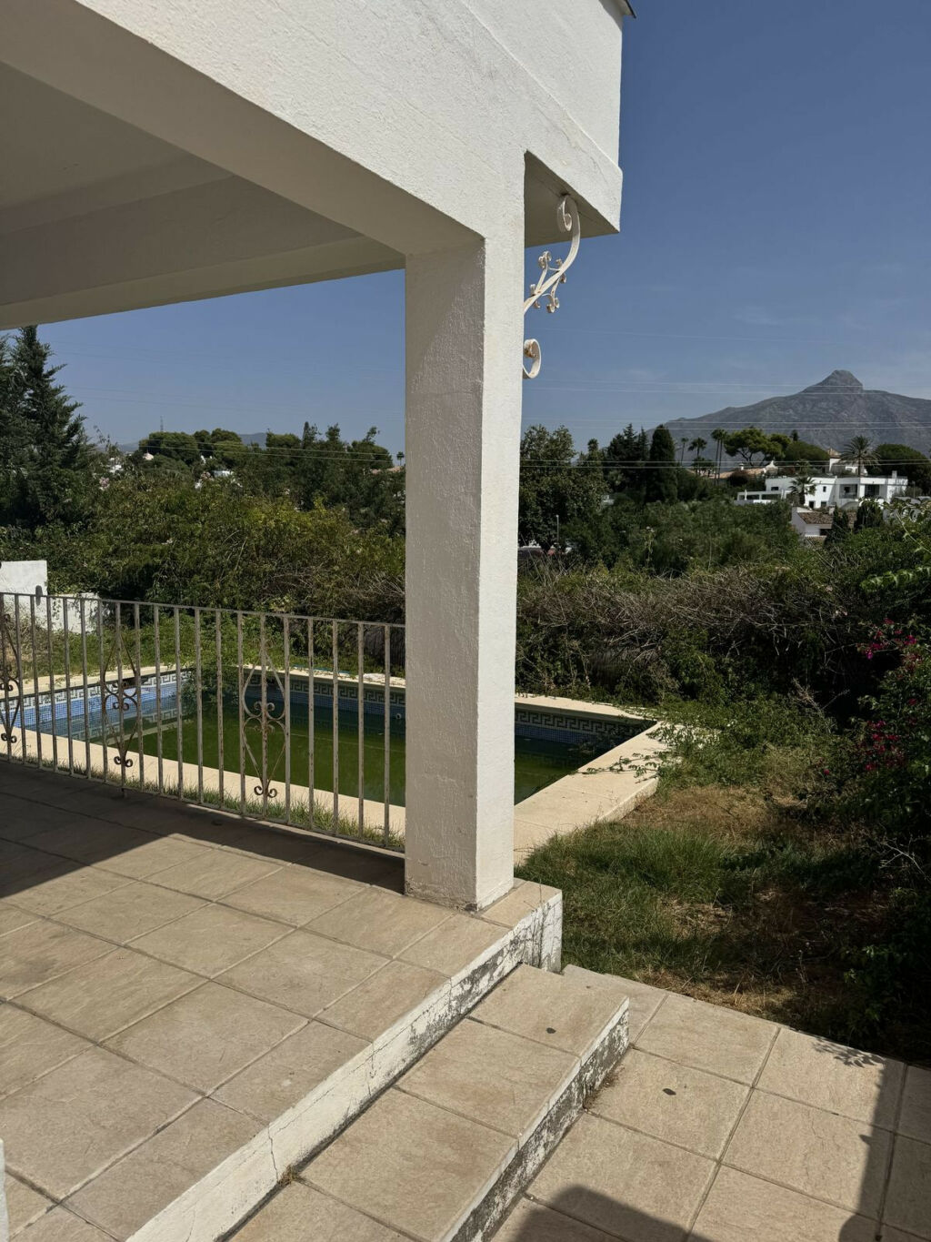 Detached Villa Nueva Andalucía Málaga - image 7