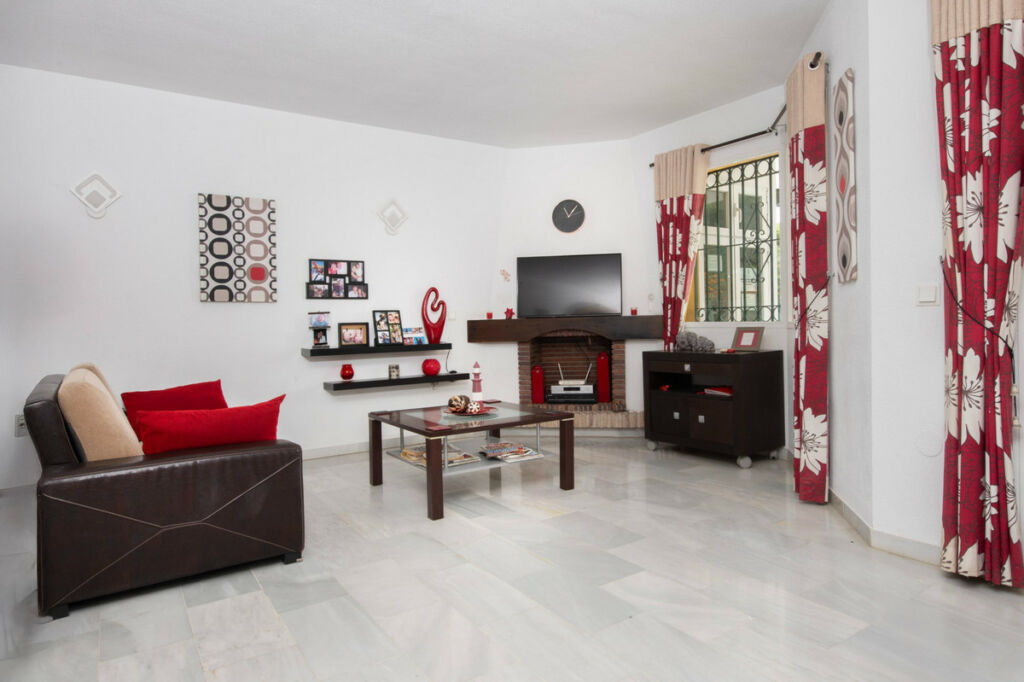 Ground Floor Apartment Calahonda Málaga - image 7
