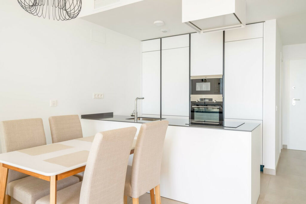 Middle Floor Apartment Fuengirola Málaga - image 7