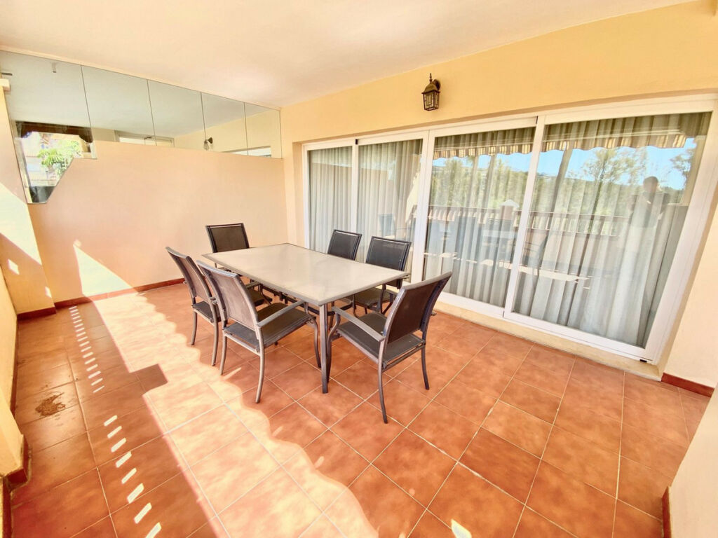 Middle Floor Apartment Atalaya Málaga - image 7