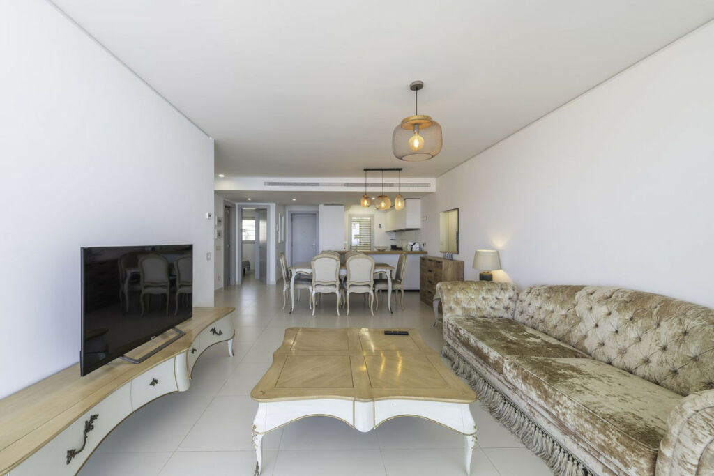 Middle Floor Apartment Higueron Málaga - image 7