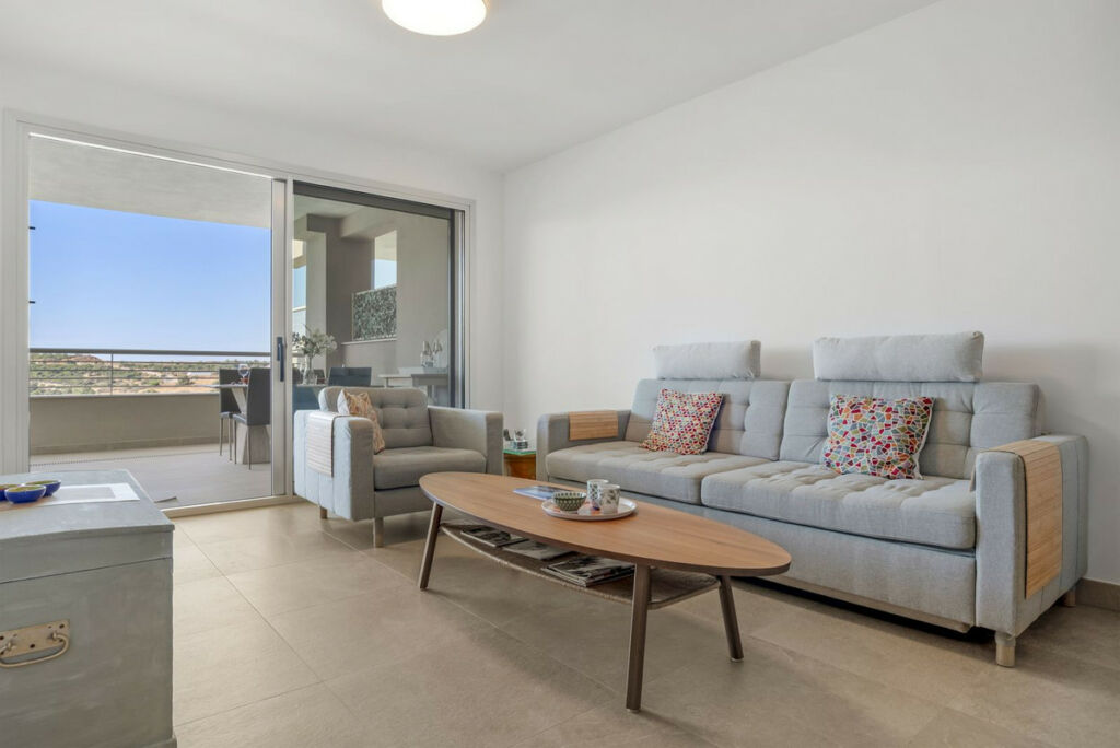 Middle Floor Apartment Estepona Málaga - image 7